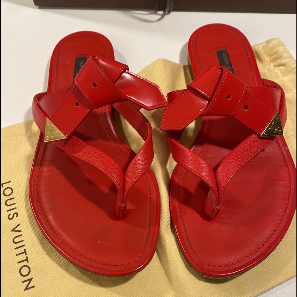 GREAT LOOKING - Louis Vuitton Sandals